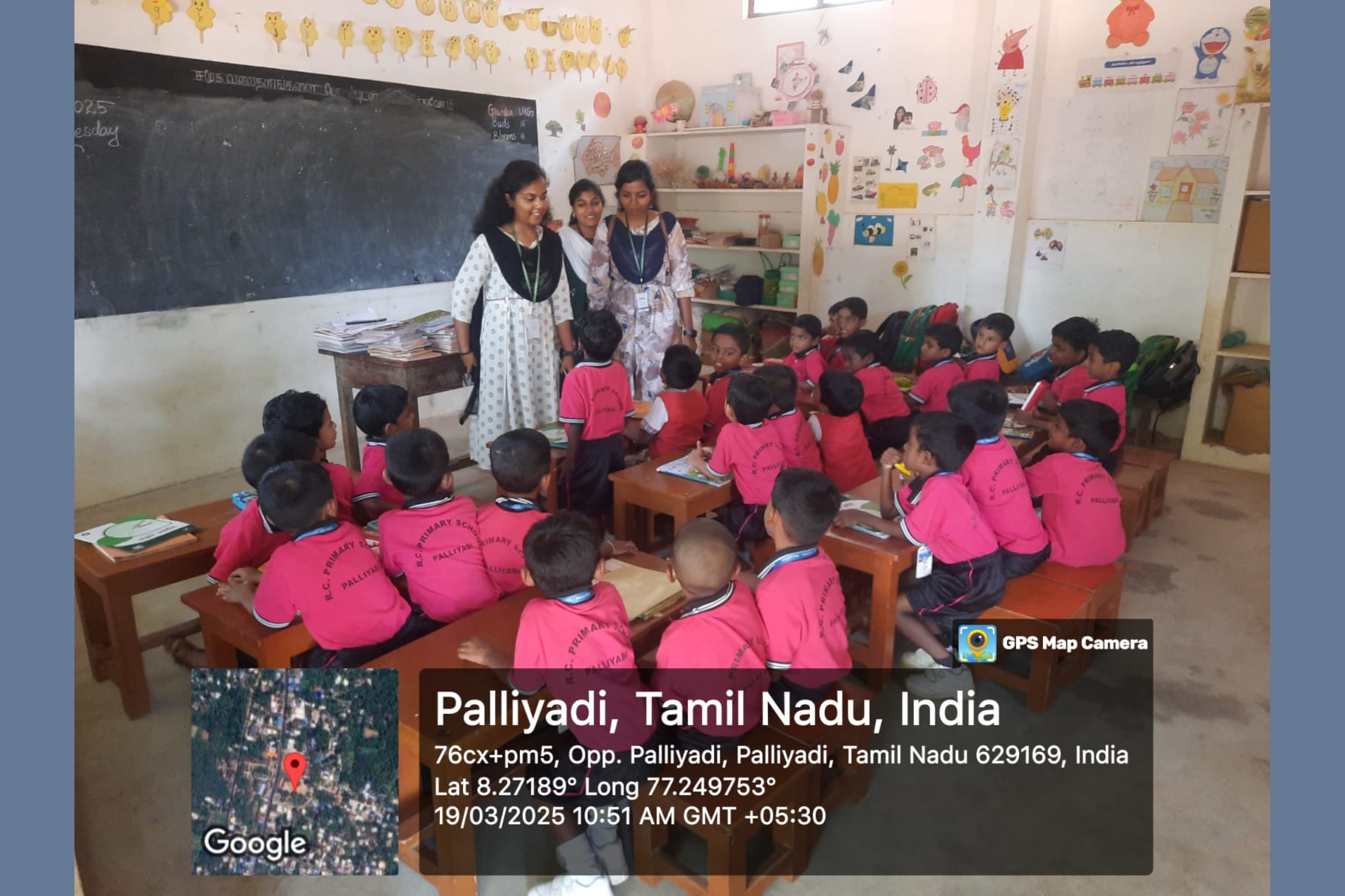 NSS Volunteers Teaching to Government School Students