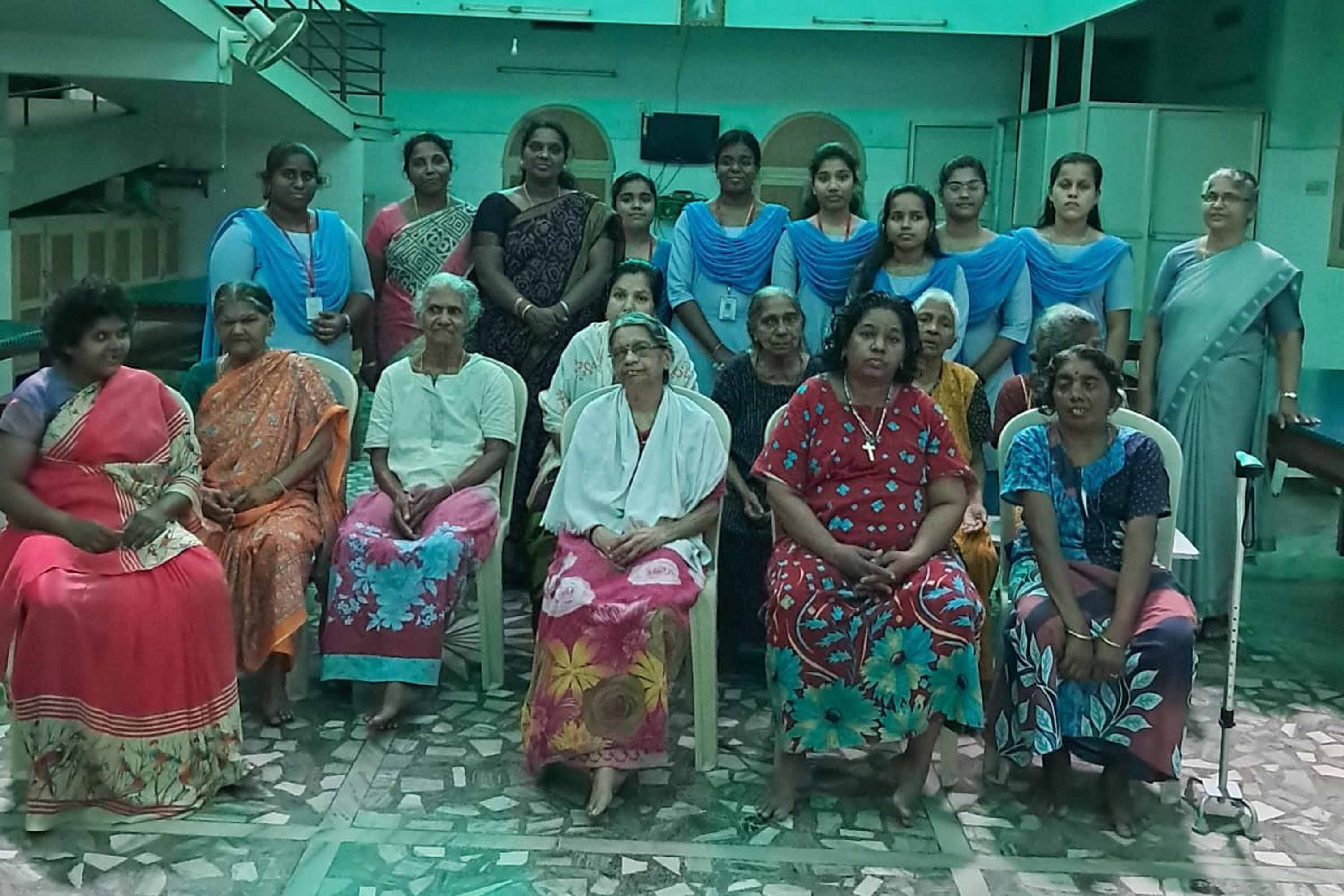 old-age-home-visit-3